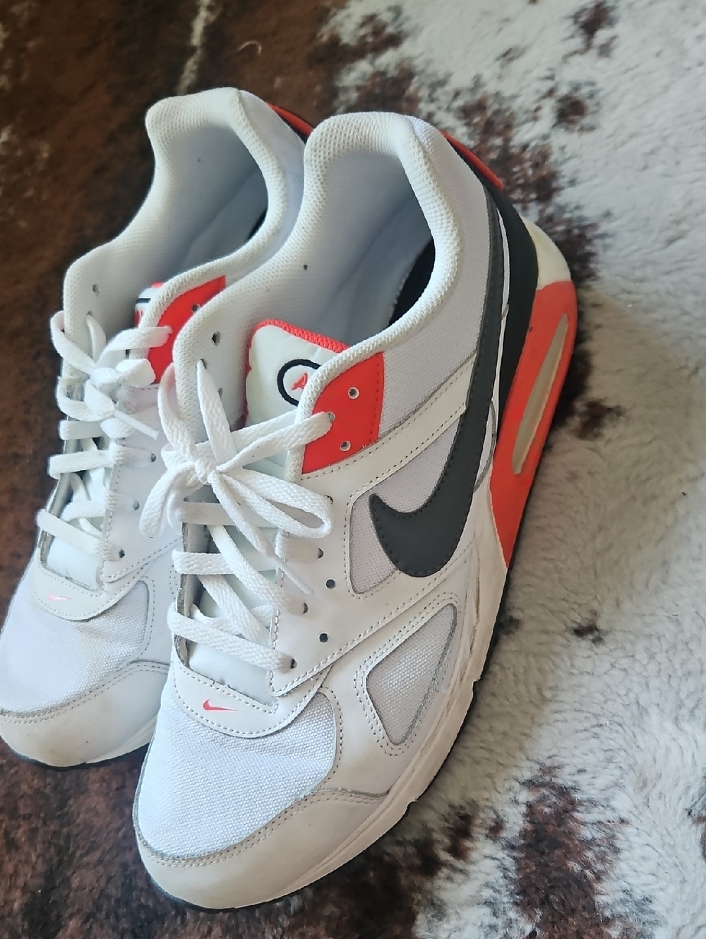 Nike White/Orange/Black Air Max Style Sneakers